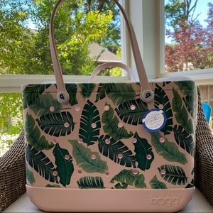NWT Limited Edition Original Bogg Bag Palm Print